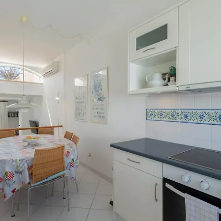 Tac - Windmill Oceanfront Apartman